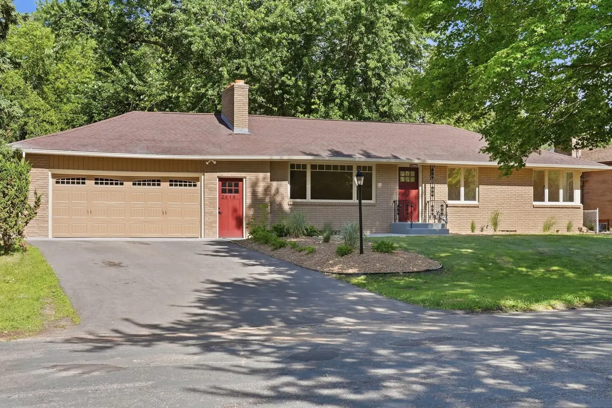 2618 Southlawn DR, Maplewood, MN 55109