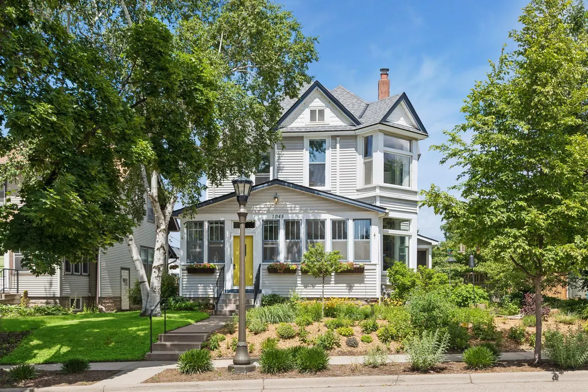 1045 Van Slyke AVE, Saint Paul, MN 55103