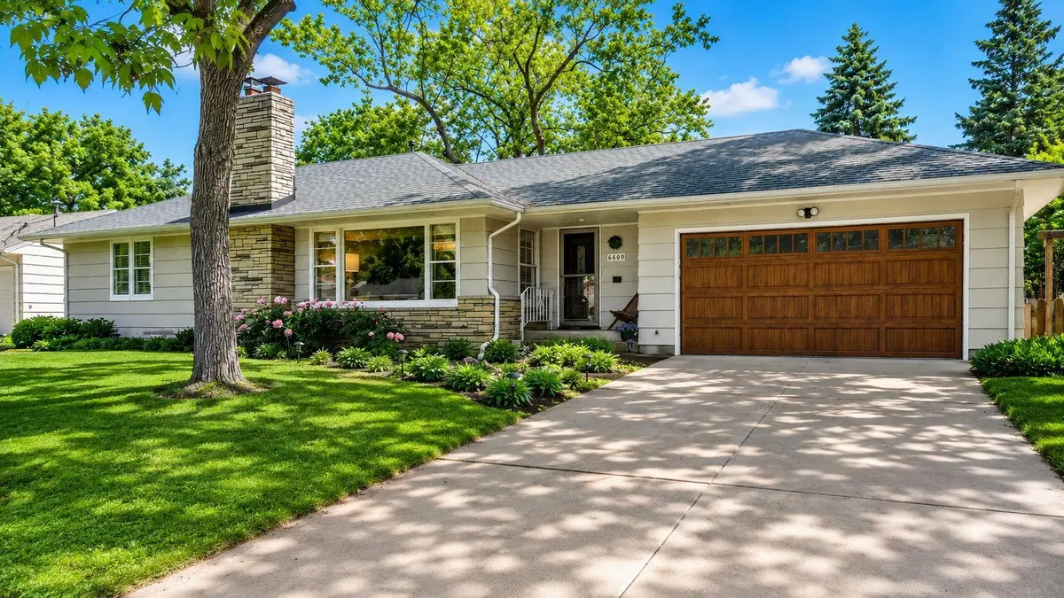 6609 Southdale RD, Edina, MN 55435