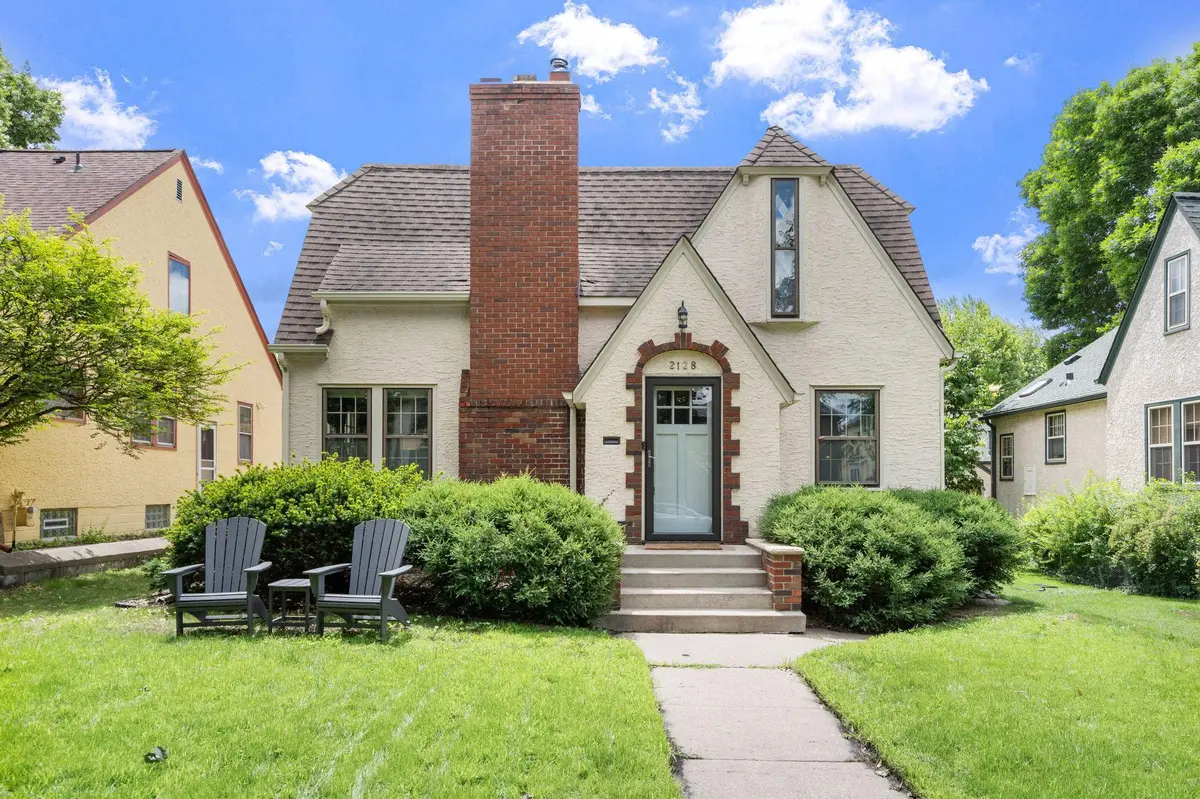 2128 Juno AVE, Saint Paul, MN 55116