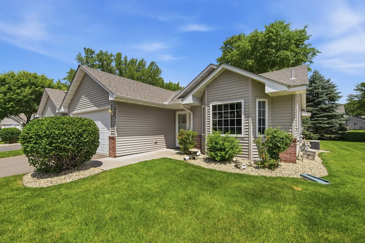 922 105th AVE NW, Coon Rapids, MN 55433