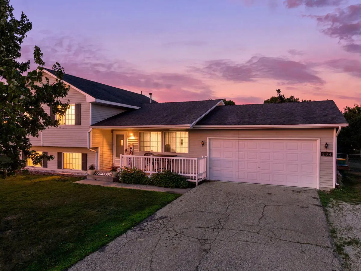 504 S Maple ST, Belle Plaine, MN 56011