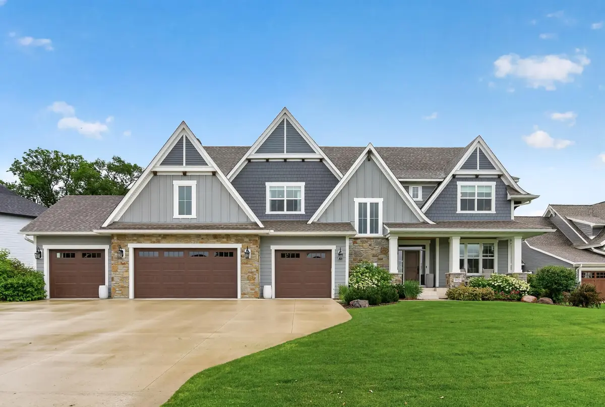 5925 Prestwick CT, Excelsior, MN 55331