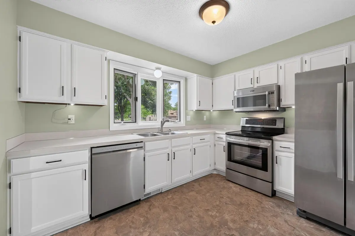3984 Orchid LN N, Plymouth, MN 55446