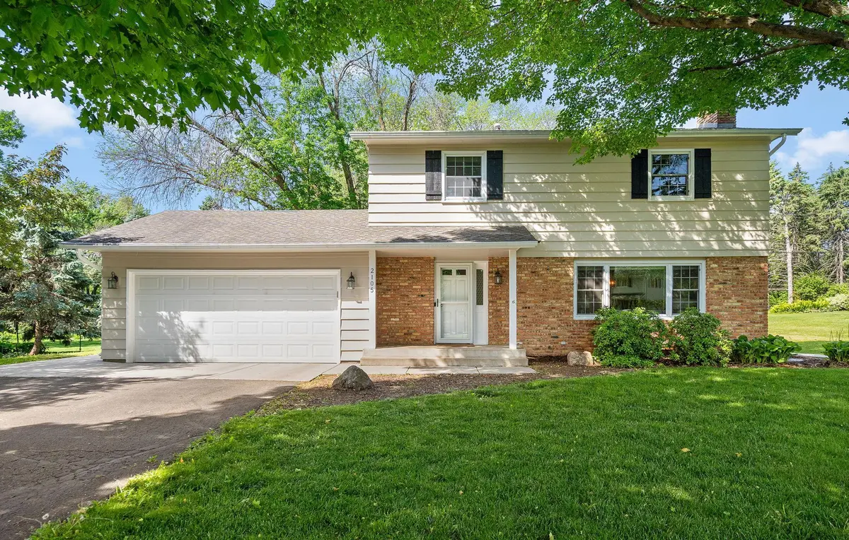2105 Urbandale LN N, Plymouth, MN 55447