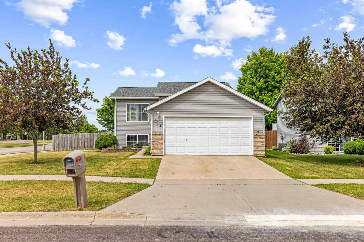 3915 34th ST S, Fargo, ND 58104