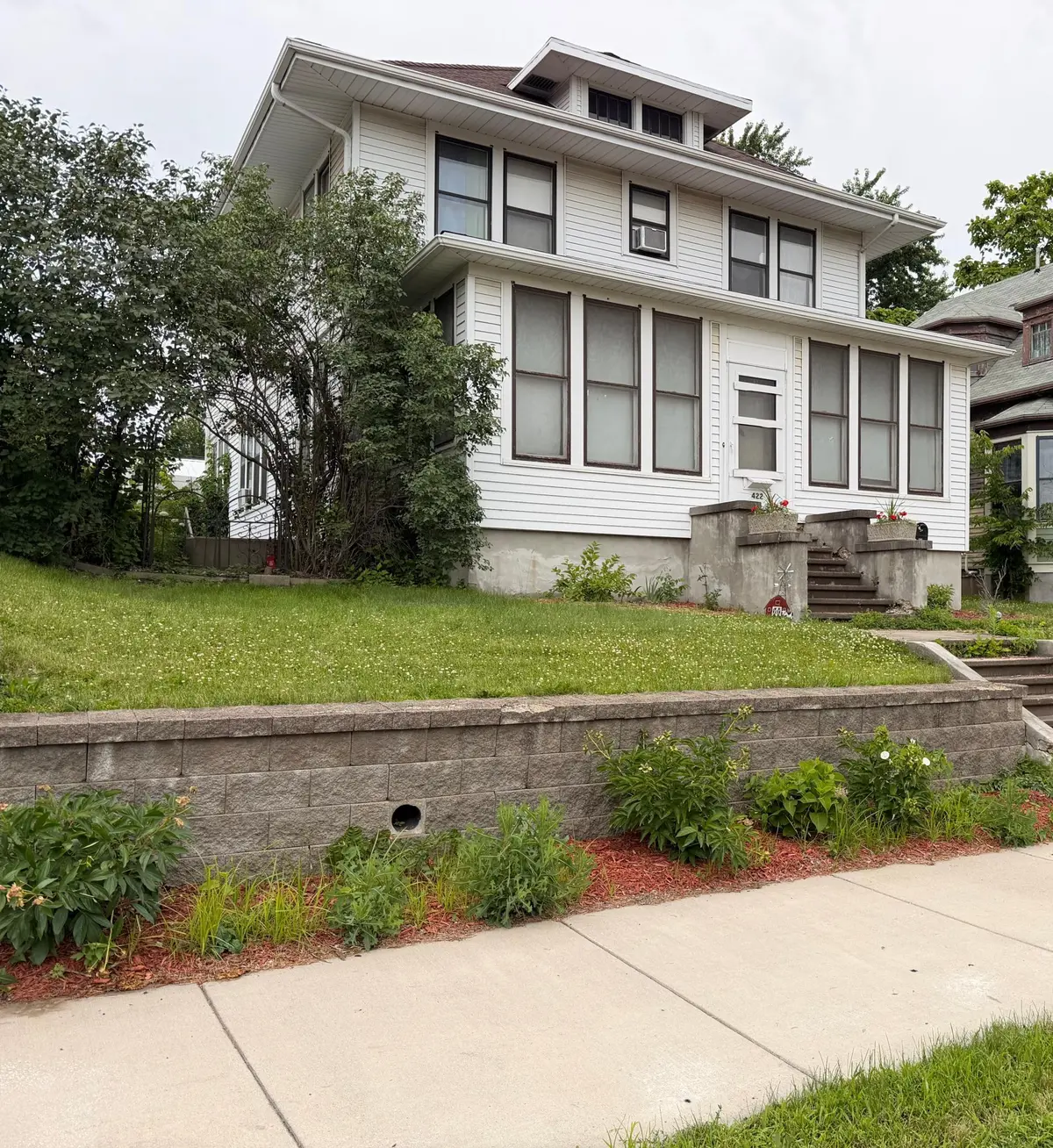 422 S Broadway ST, New Ulm, MN 56073