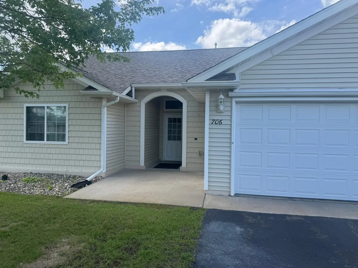 706 Cloud ST NW, Bemidji, MN 56601