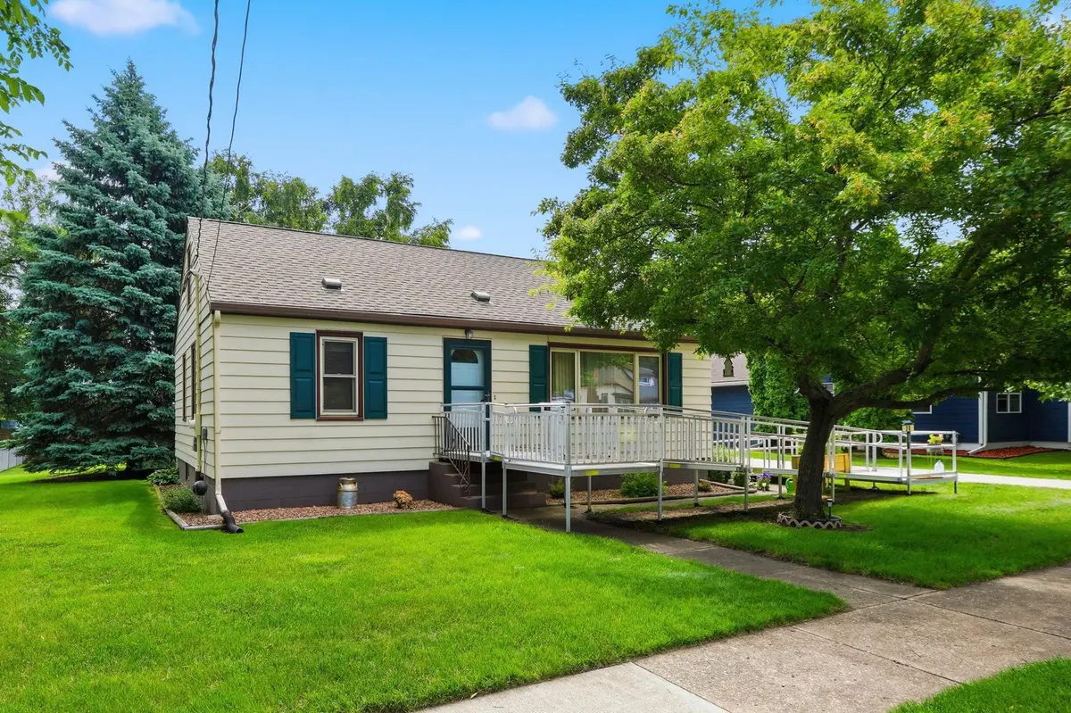 38 Rose AVE N, Maple Lake, MN 55358