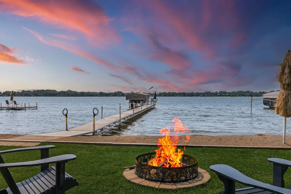 7769 N Shore CIR N, Forest Lake, MN 55025