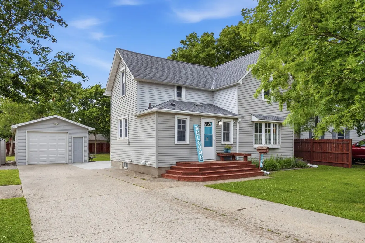 546 Erie ST SE, Hutchinson, MN 55350