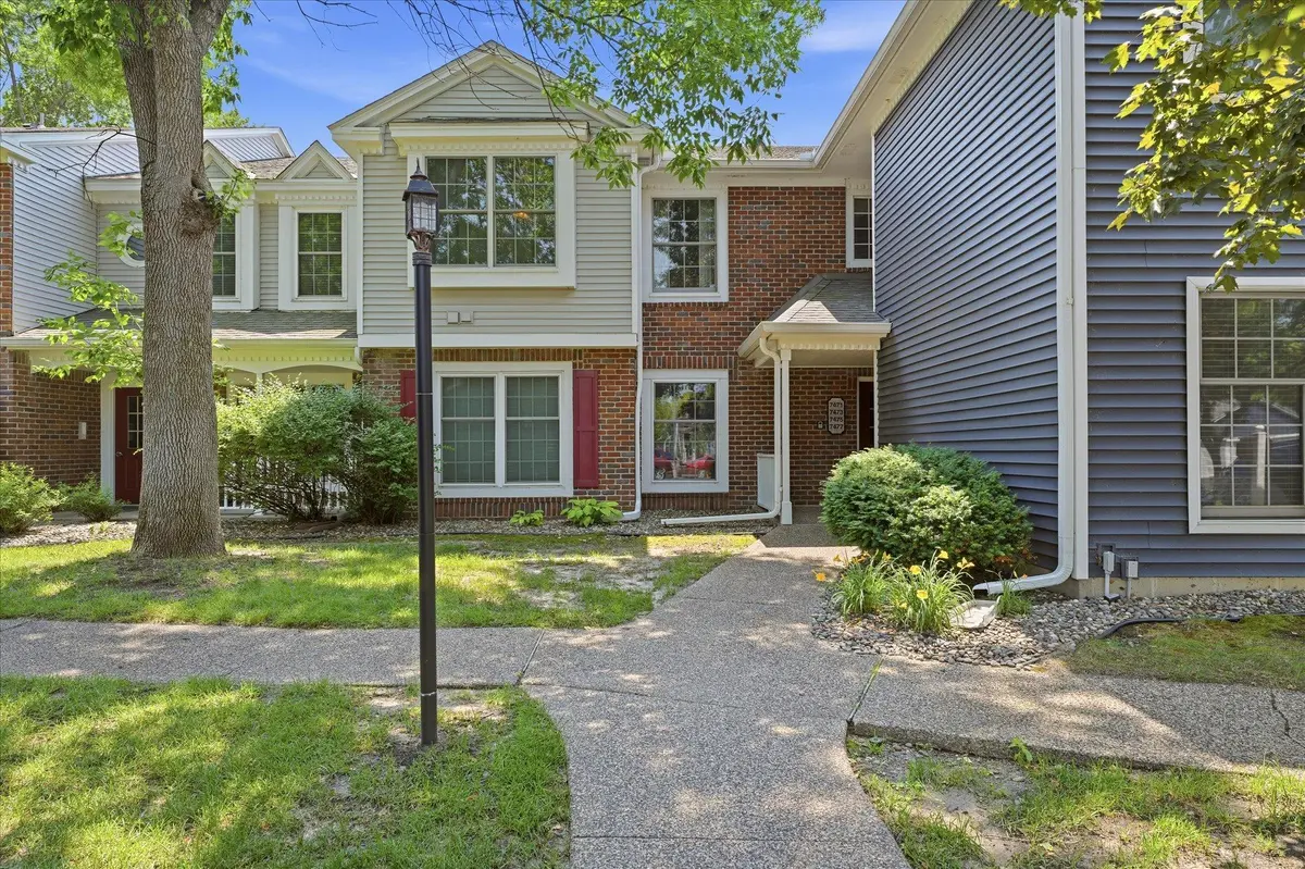 7477 W 110th ST, Bloomington, MN 55438