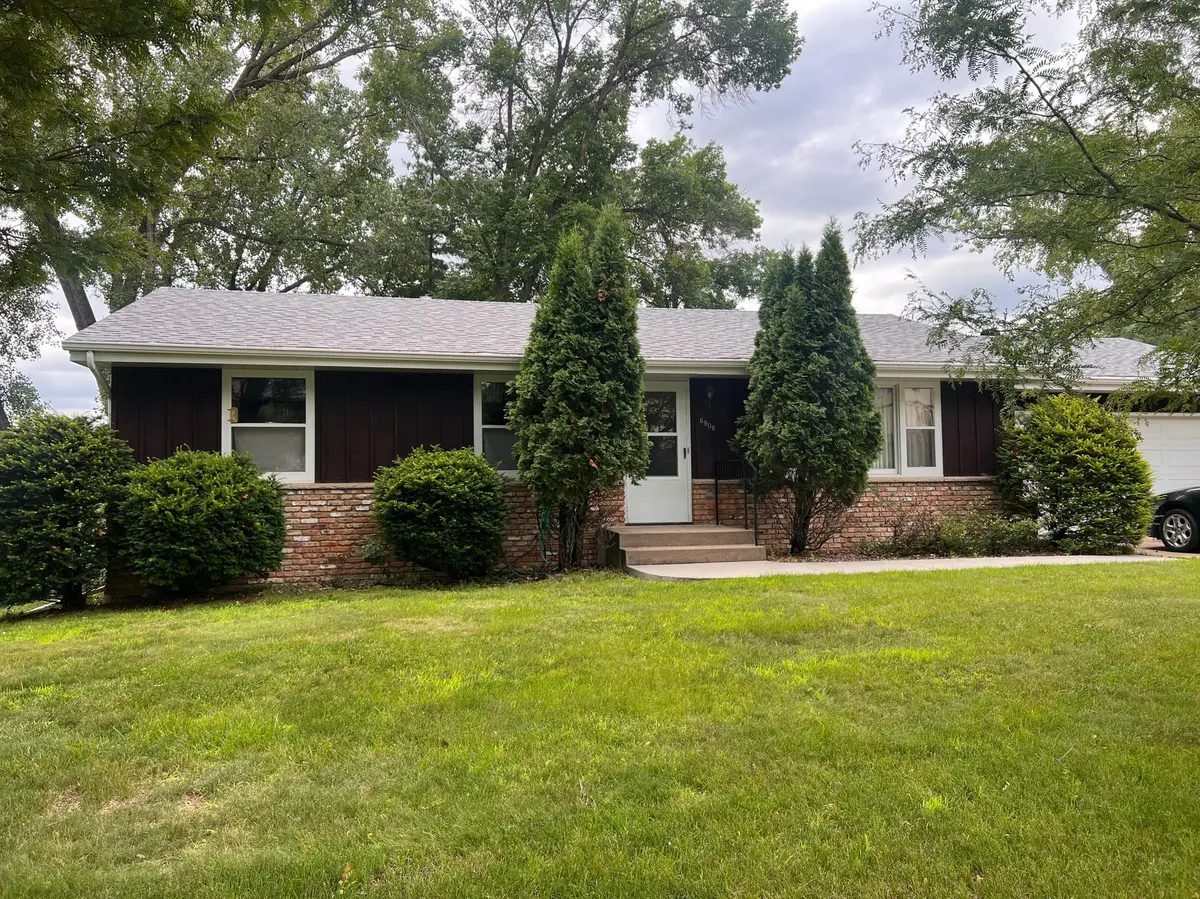 6909 Valley PL, Crystal, MN 55427