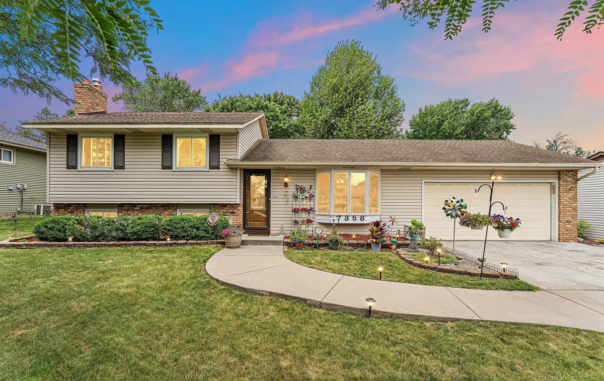7358 Innsdale AVE S, Cottage Grove, MN 55016