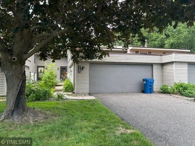 4205 Shirlee LN N, Shoreview, MN 55126