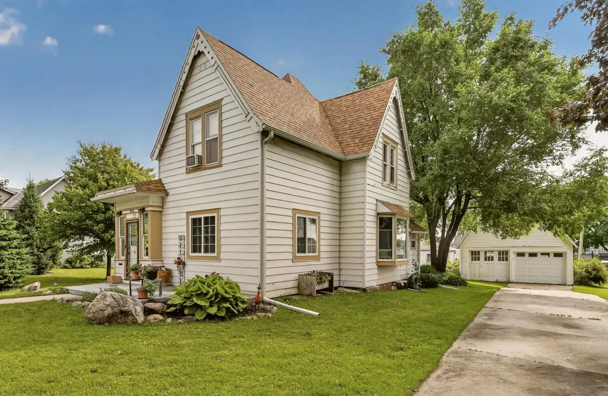 605 University AVE, Spring Valley, MN 55975