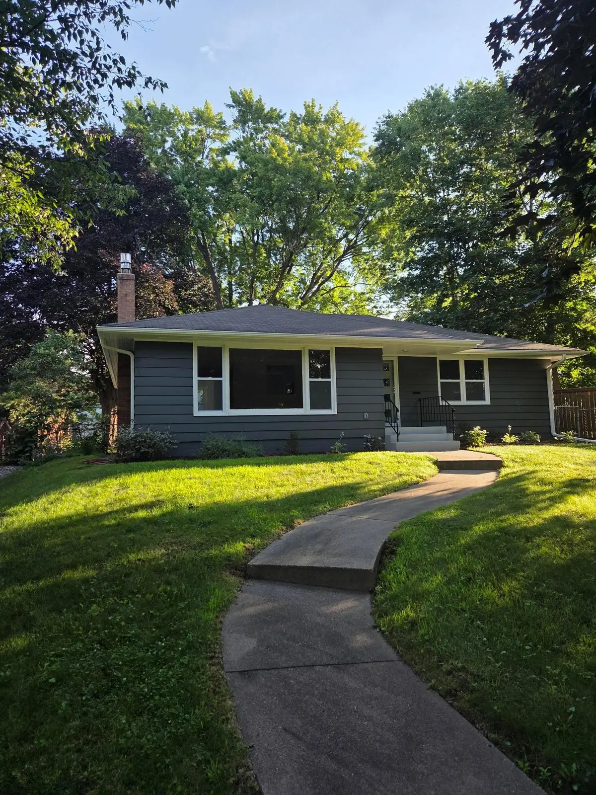 1839 Yorkshire AVE, Saint Paul, MN 55116