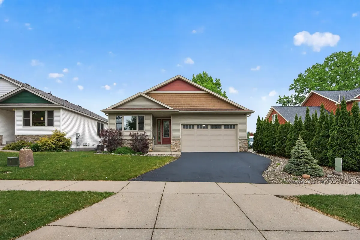 1589 Christie PL, Saint Paul, MN 55106