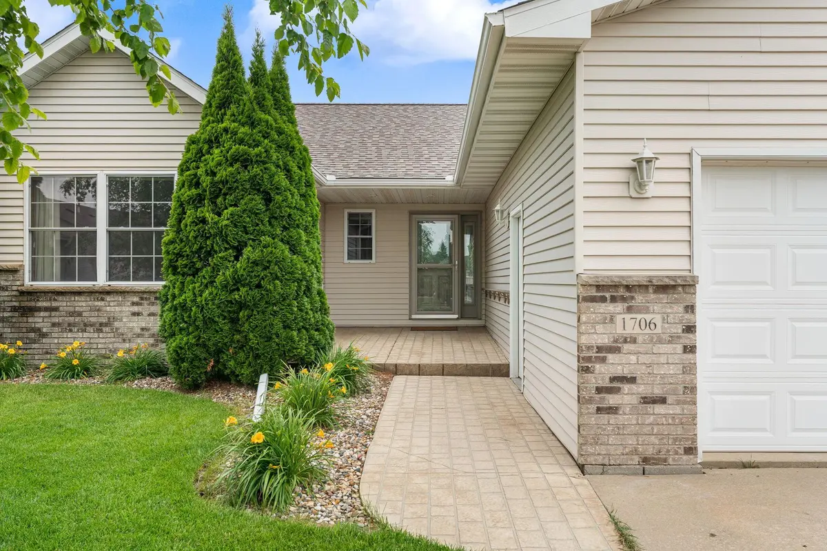 1706 22nd AVE SW, Austin, MN 55912