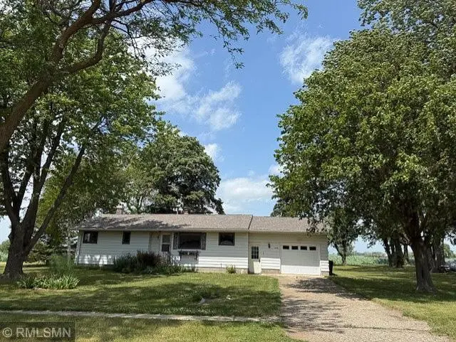 202 E North AVE, Ellsworth, MN 56129