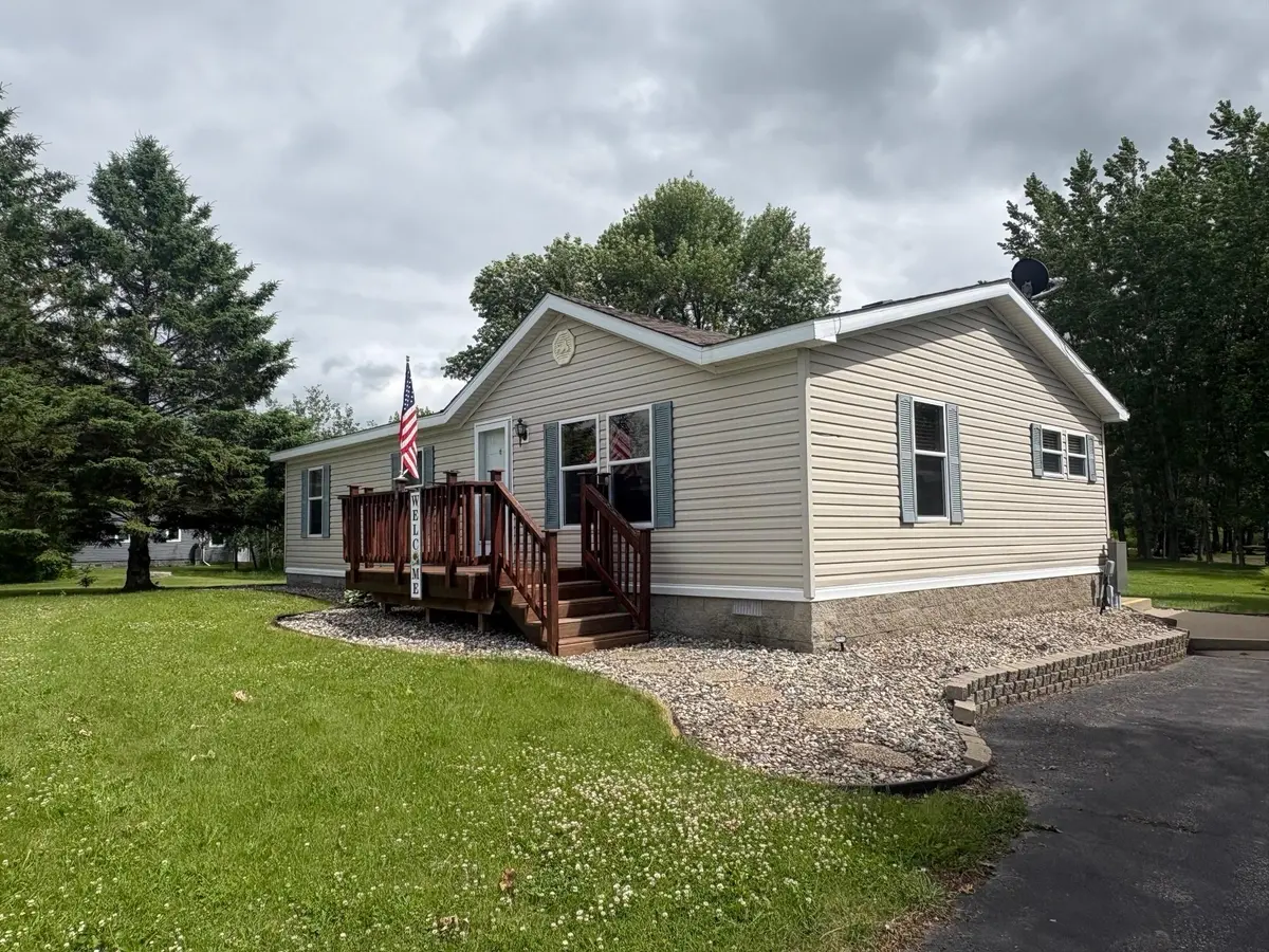 2700 S Lake Jessie RD SE, Alexandria, MN 56308