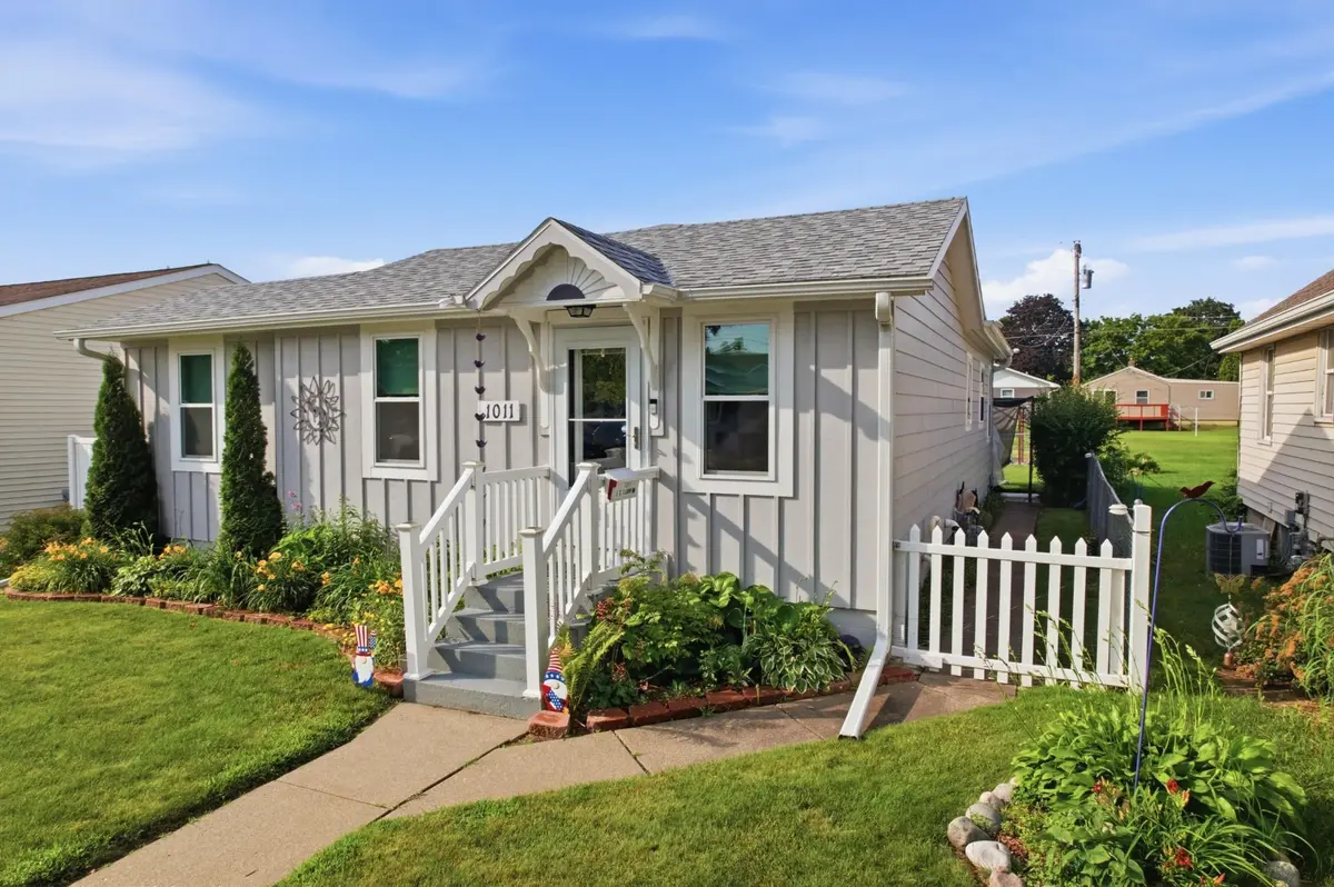 1011 E 5th ST, Winona, MN 55987