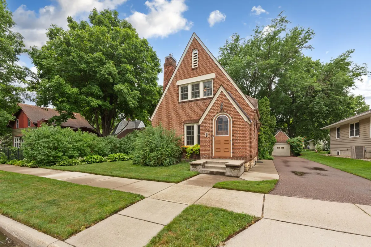 628 Grant AVE, Mankato, MN 56003