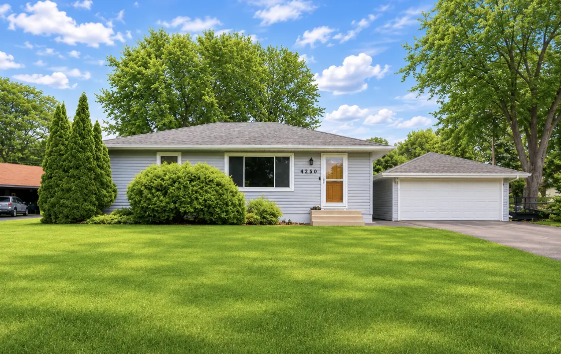 4250 Diamond DR, Eagan, MN 55122