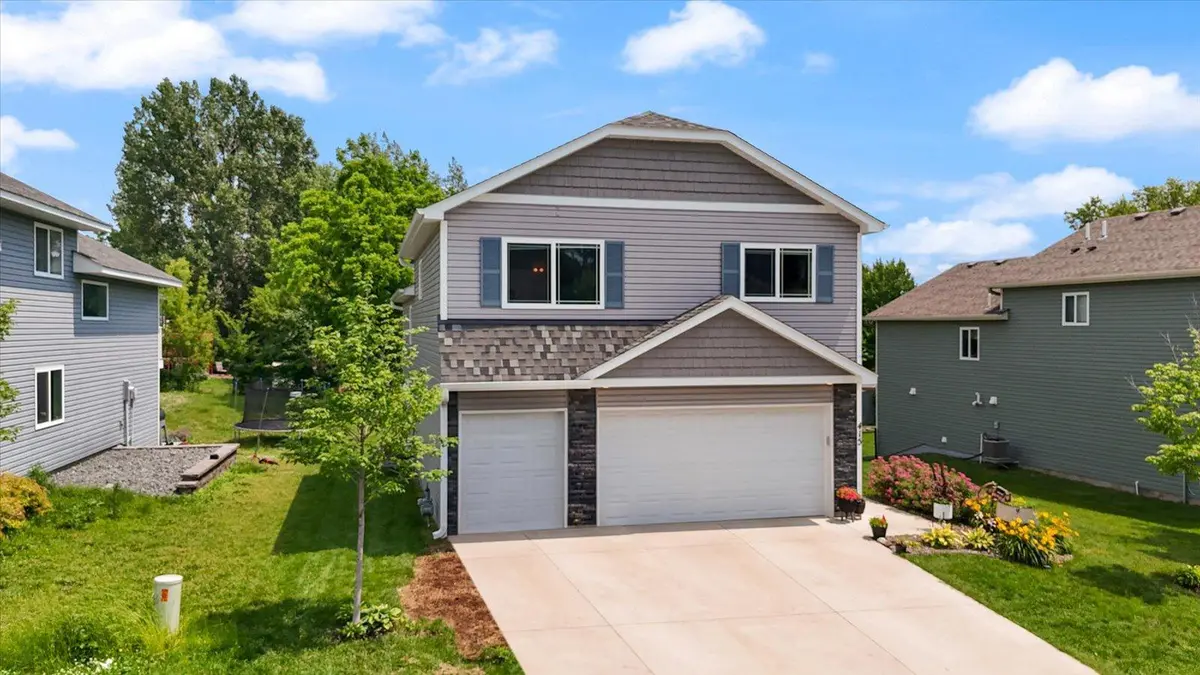 415 Willow Creek Pkwy, Buffalo, MN 55313