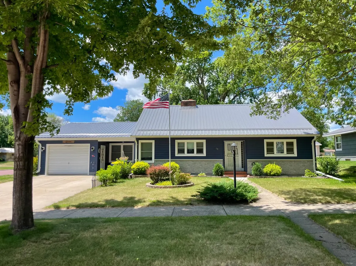 18 S Paffrath AVE, Springfield, MN 56087