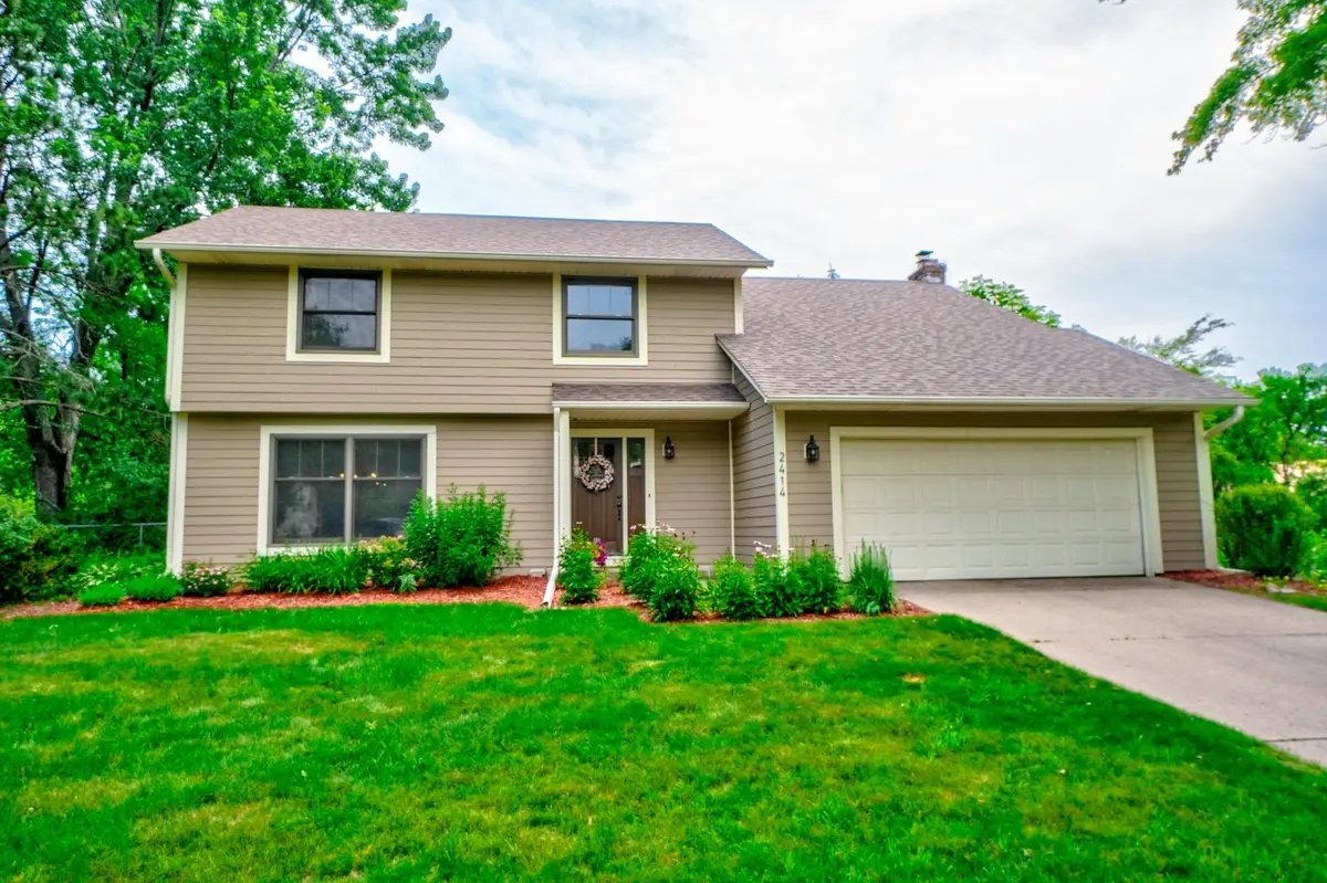 2414 Oakridge CT, Stillwater, MN 55082