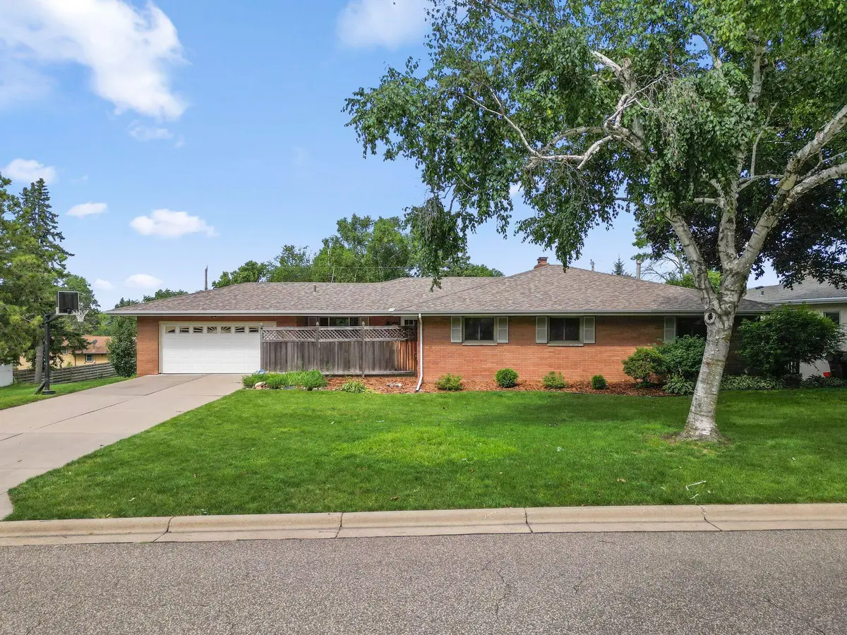 3500 Belden DR NE, Saint Anthony, MN 55418
