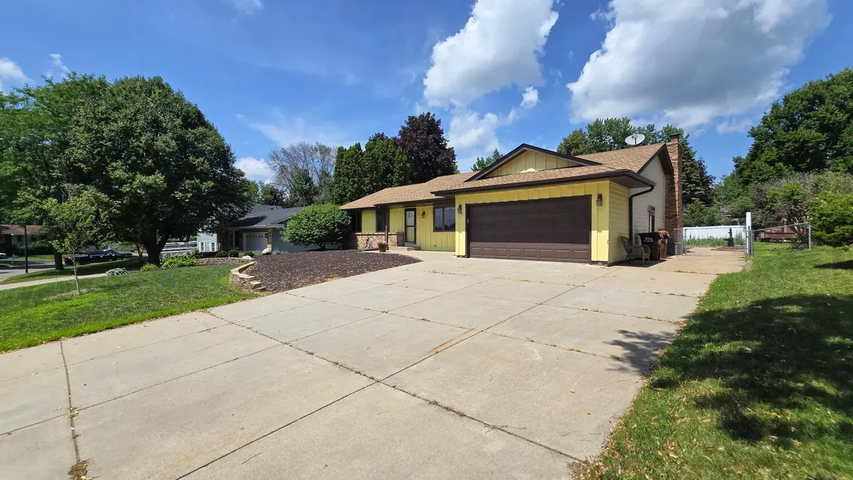 8362 81st Street LN S, Cottage Grove, MN 55016
