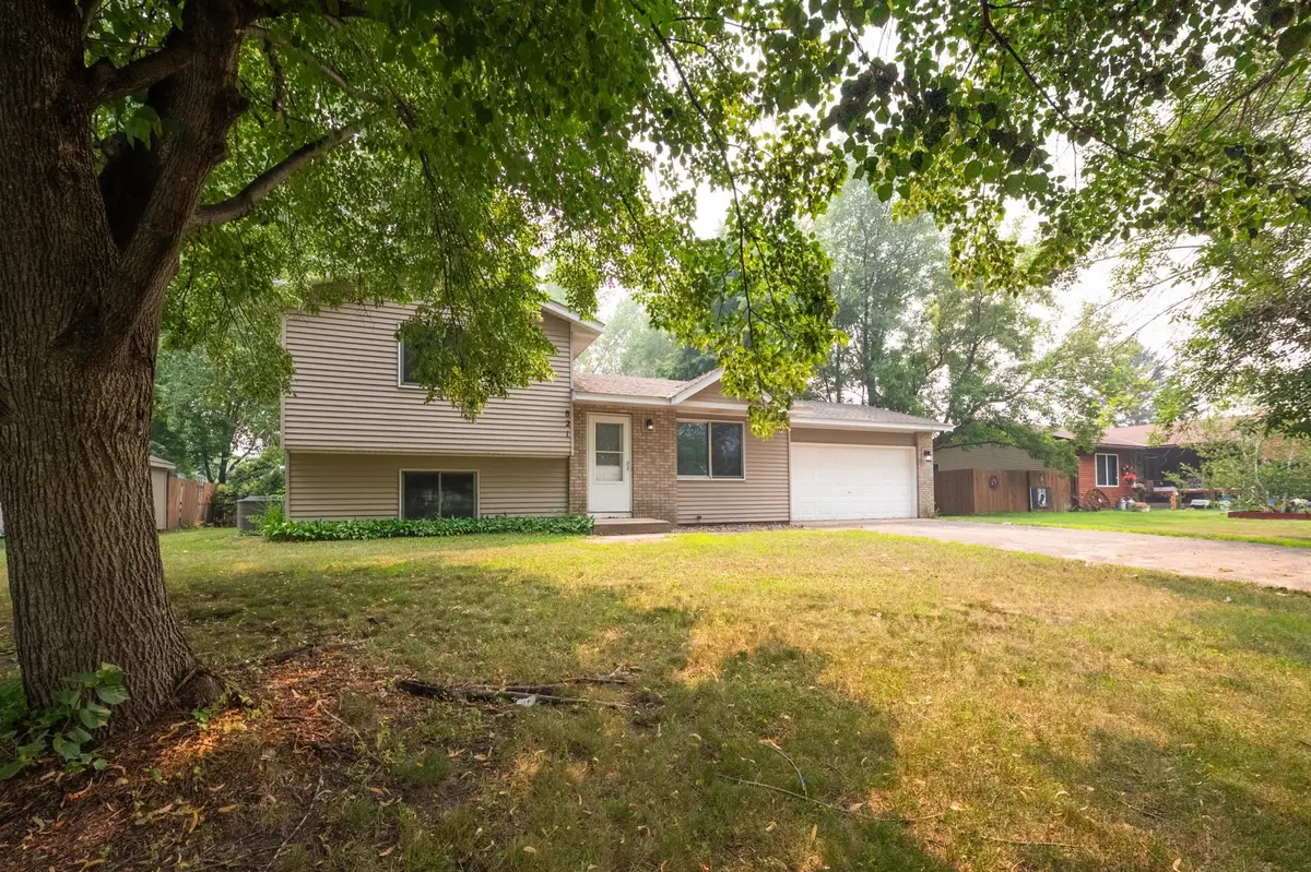 821 Birch ST SW, Isanti, MN 55040