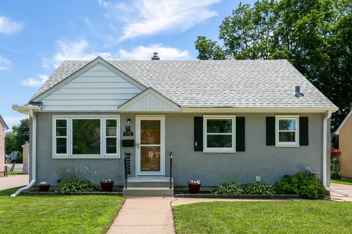 2128 Case AVE E, Saint Paul, MN 55119