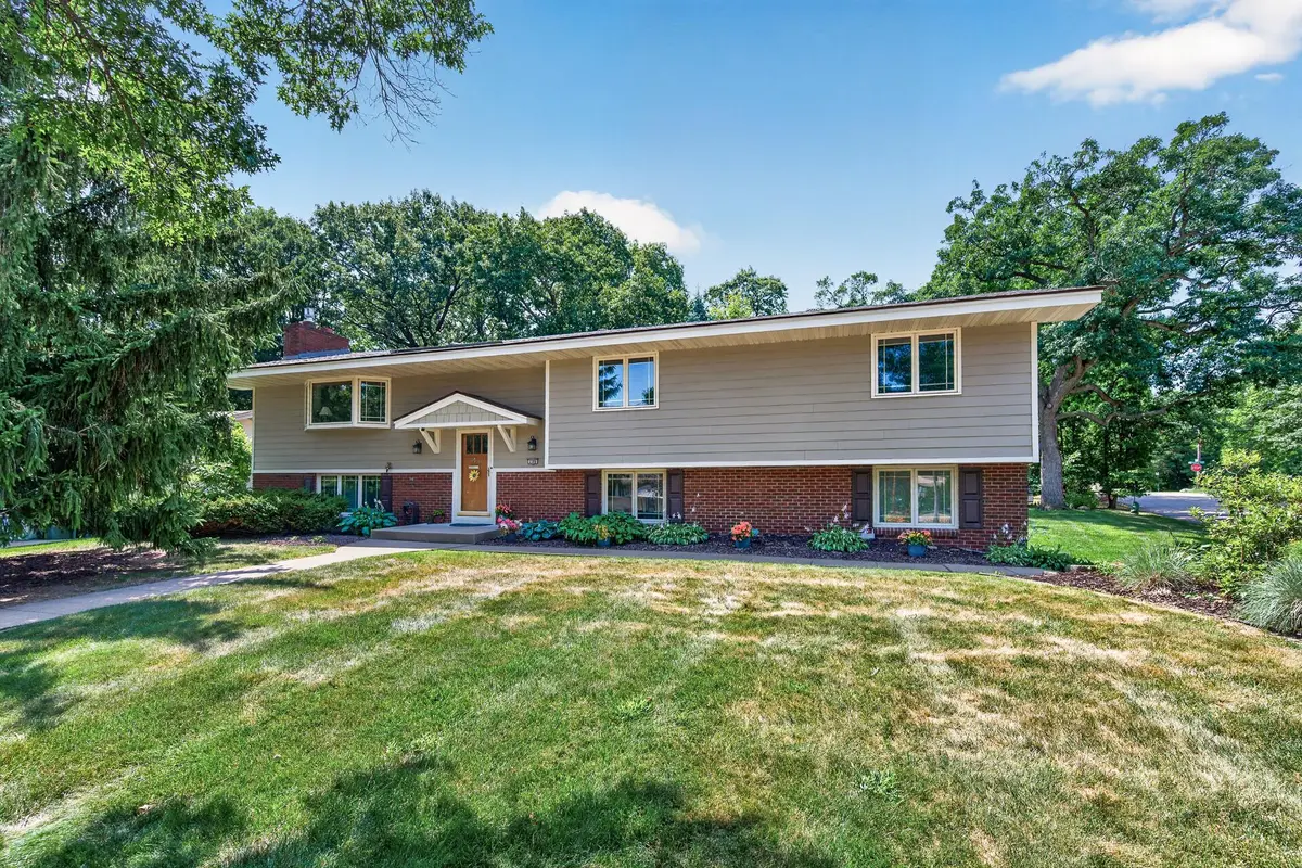 2200 Chalet DR NE, Columbia Heights, MN 55421