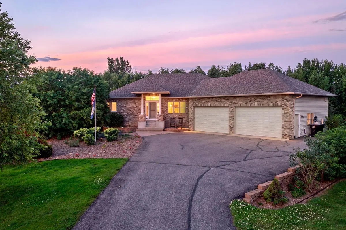 18712 Fontana ST, Columbus, MN 55092