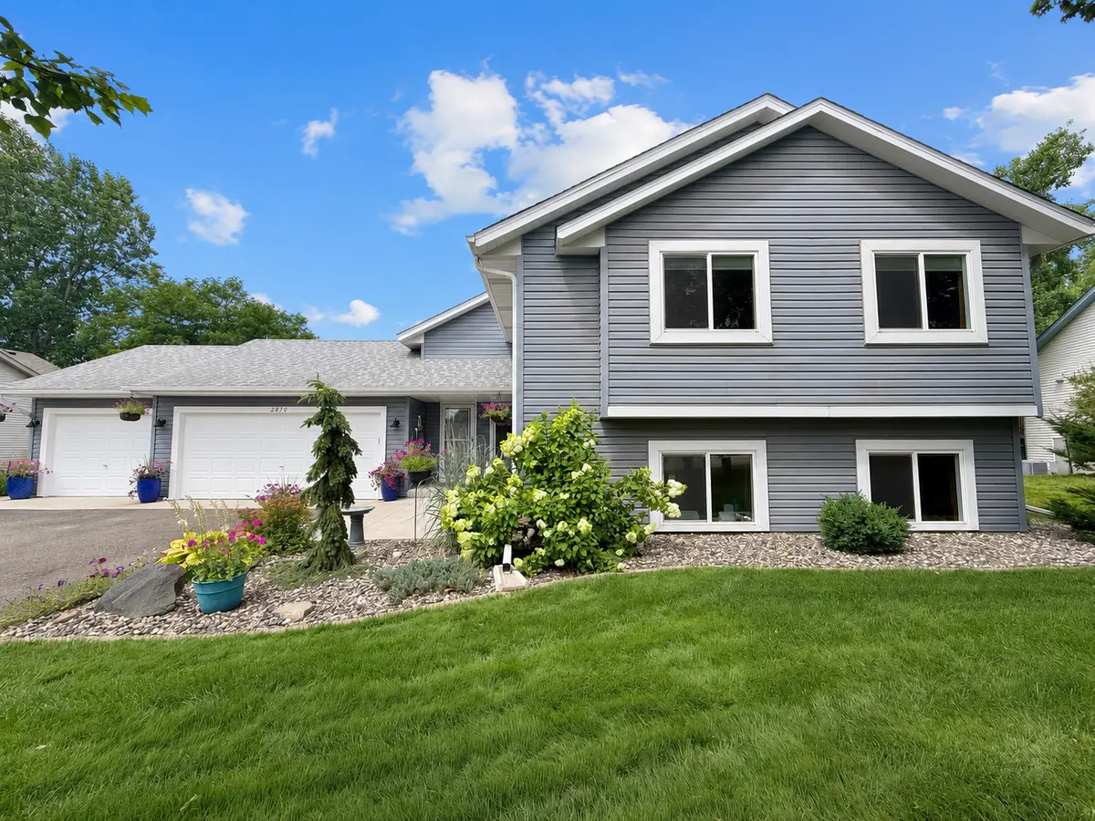 2870 Jordan DR, Woodbury, MN 55125