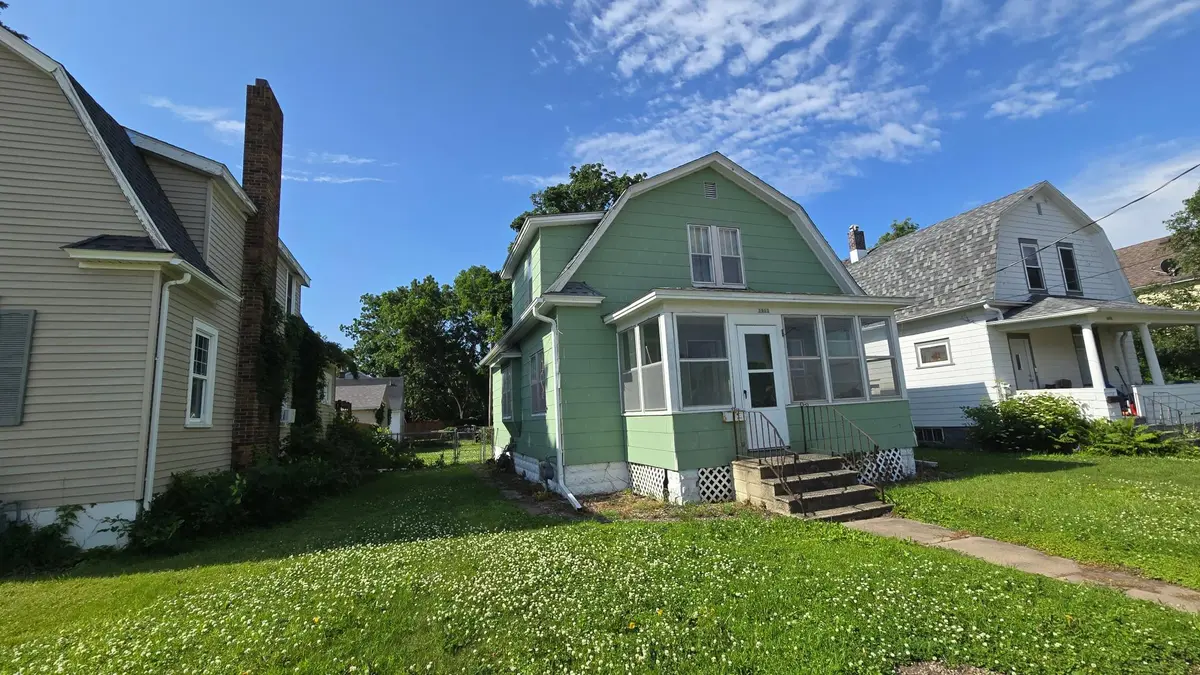 1003 1st AVE SW, Austin, MN 55912