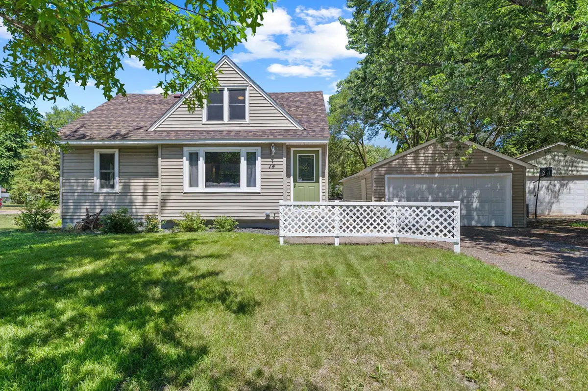 14 Pointcross DR, Circle Pines, MN 55014