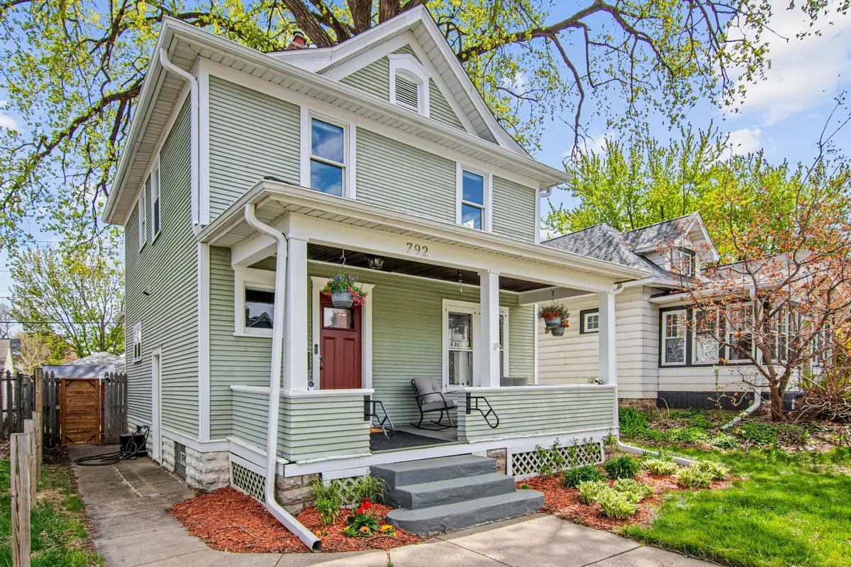 792 Smith AVE S, Saint Paul, MN 55107