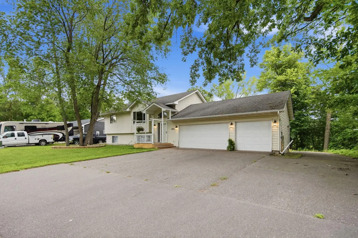 23131 Butterfield DR NW, Saint Francis, MN 55070