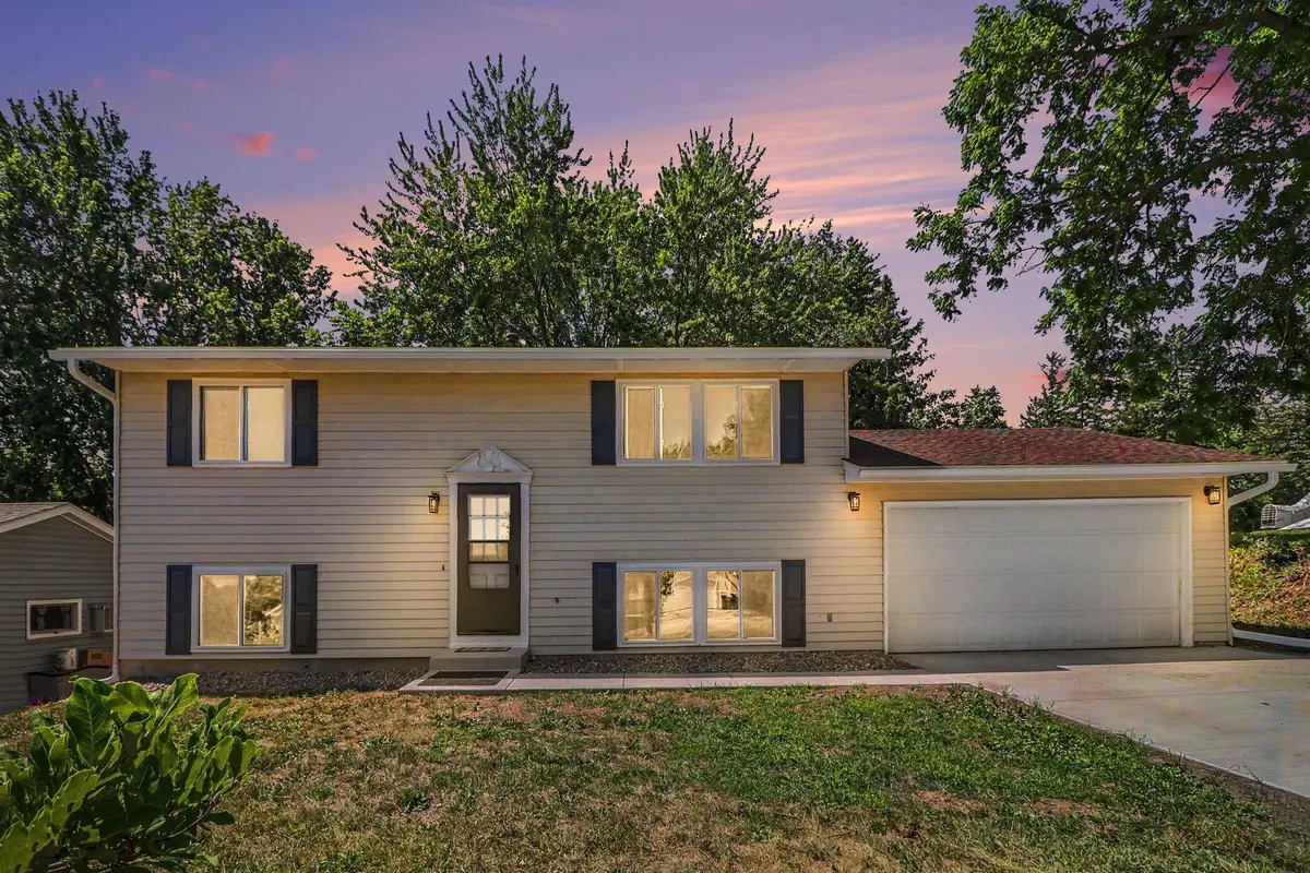 421 3rd AVE SW, Lonsdale, MN 55046
