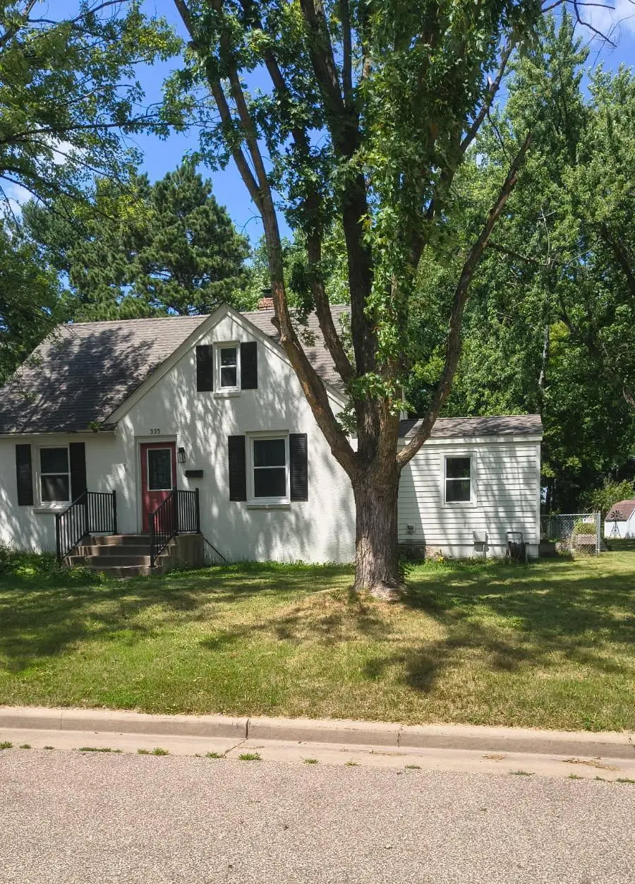 335 E Hughes ST, New Richmond, WI 54017