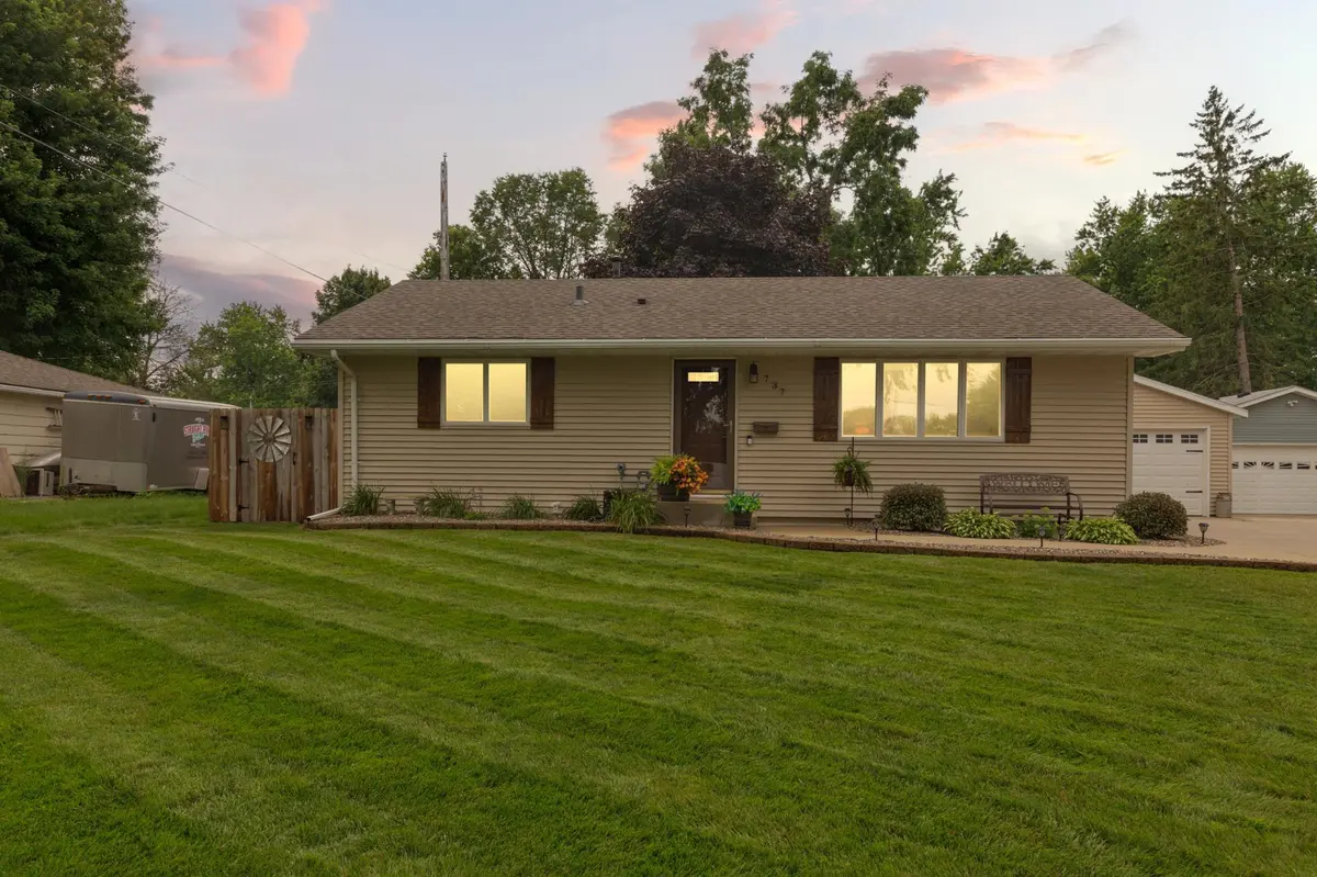 737 13th ST NE, Owatonna, MN 55060