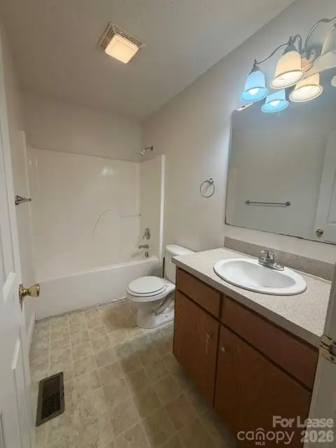 1535 23rd ST NE, Hickory, NC 28601