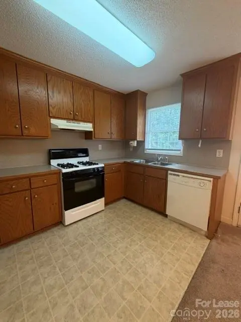 1535 23rd ST NE, Hickory, NC 28601