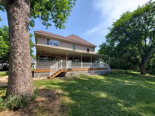 674 2nd ST, Dawson, MN 56232