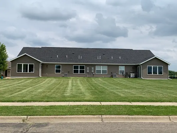 2834 Meadowview LN NE, Owatonna, MN 55060