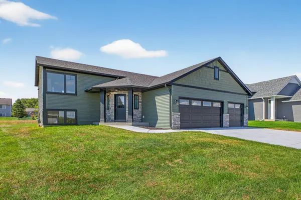 251 Stonelake DR SE, Rochester, MN 55904